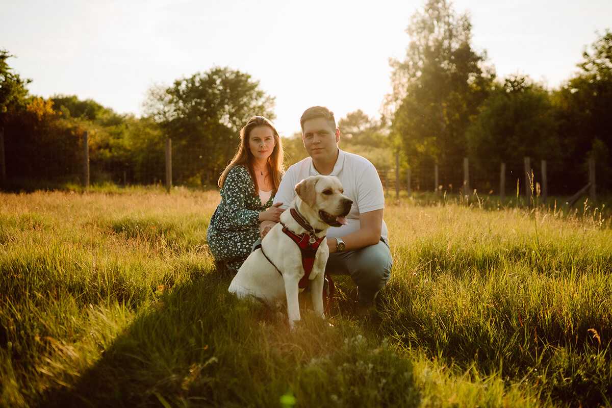 sesja narzeczenska z pupilem