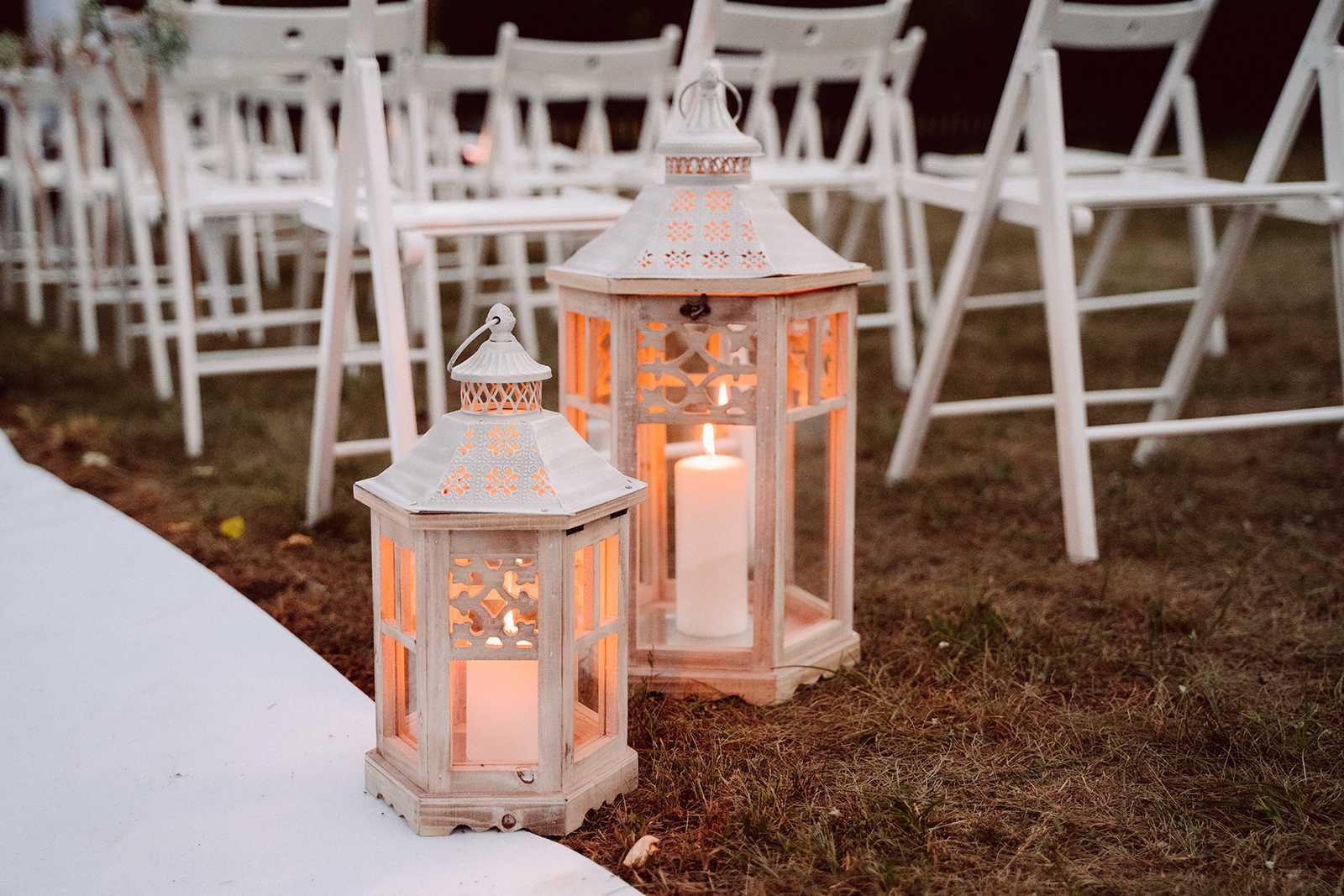 lampiony ślub w plenerze